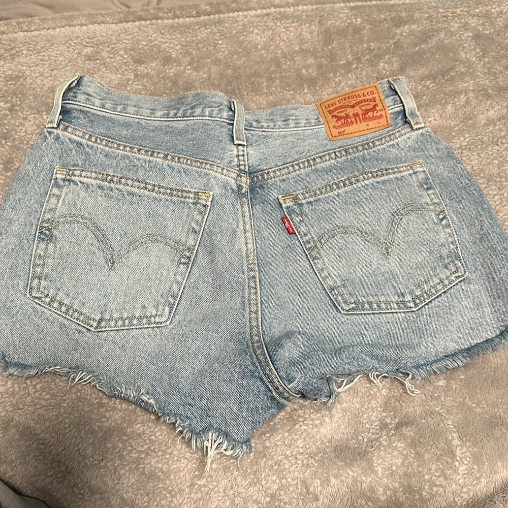 Levi’s !! - Picture 2 of 2
